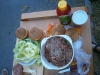 Grilování hamburgerů - :) grilovali jsme kvalitní velikánský hamburgery:) a moc se nám všem povedli:)