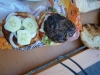 Grilování hamburgerů - :) grilovali jsme kvalitní velikánský hamburgery:) a moc se nám všem povedli:)