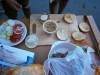 Grilování hamburgerů - :) grilovali jsme kvalitní velikánský hamburgery:) a moc se nám všem povedli:)